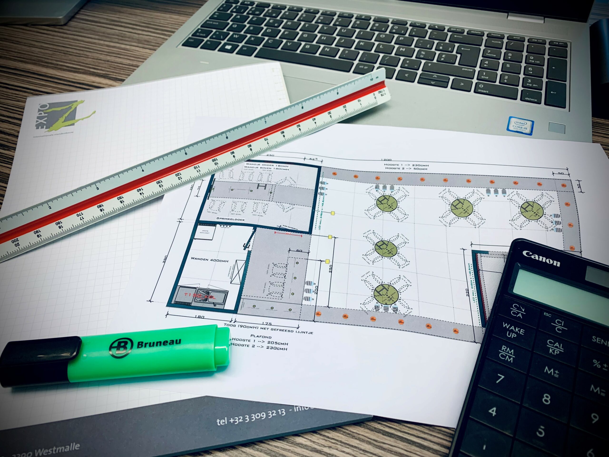 calculator / internal sales Expo Z