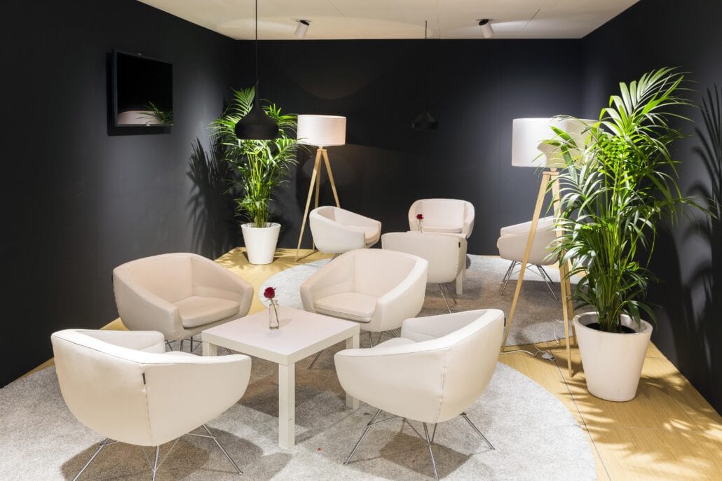 Lounge hoekje beursstand Renault Trucks Autosalon Brussel