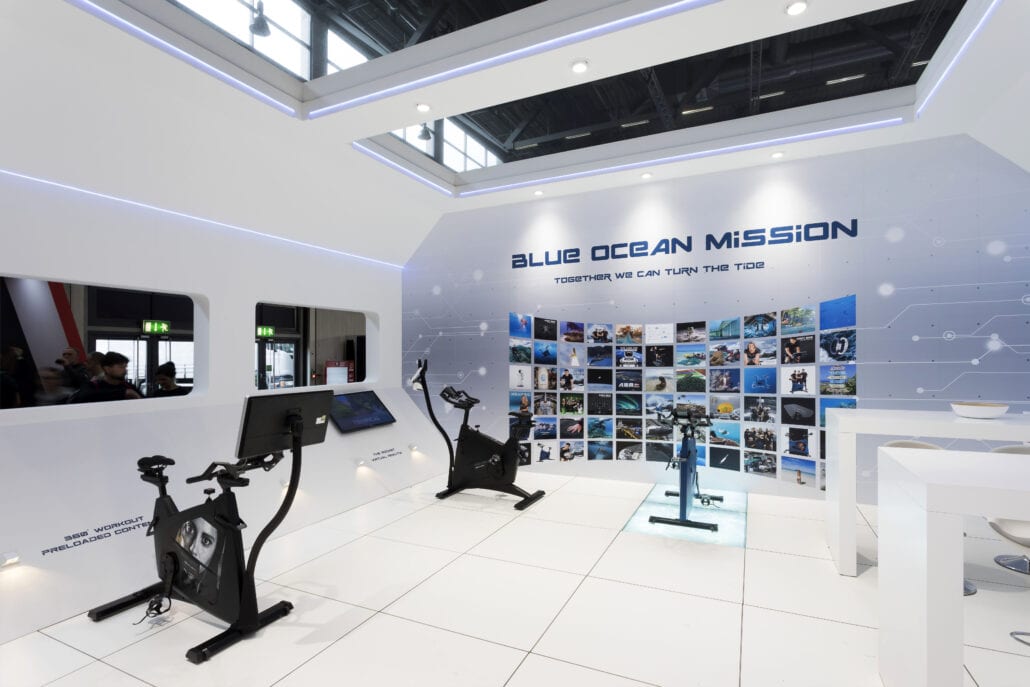 De ontwerpers van Expo Z gaan all the way als u ze carte blanche geeft voor het ontwerp van uw beursstand. beursstand met ruimteschip dat Expo Z ontwierp en realiseerde voor Body Bike op Fibo.