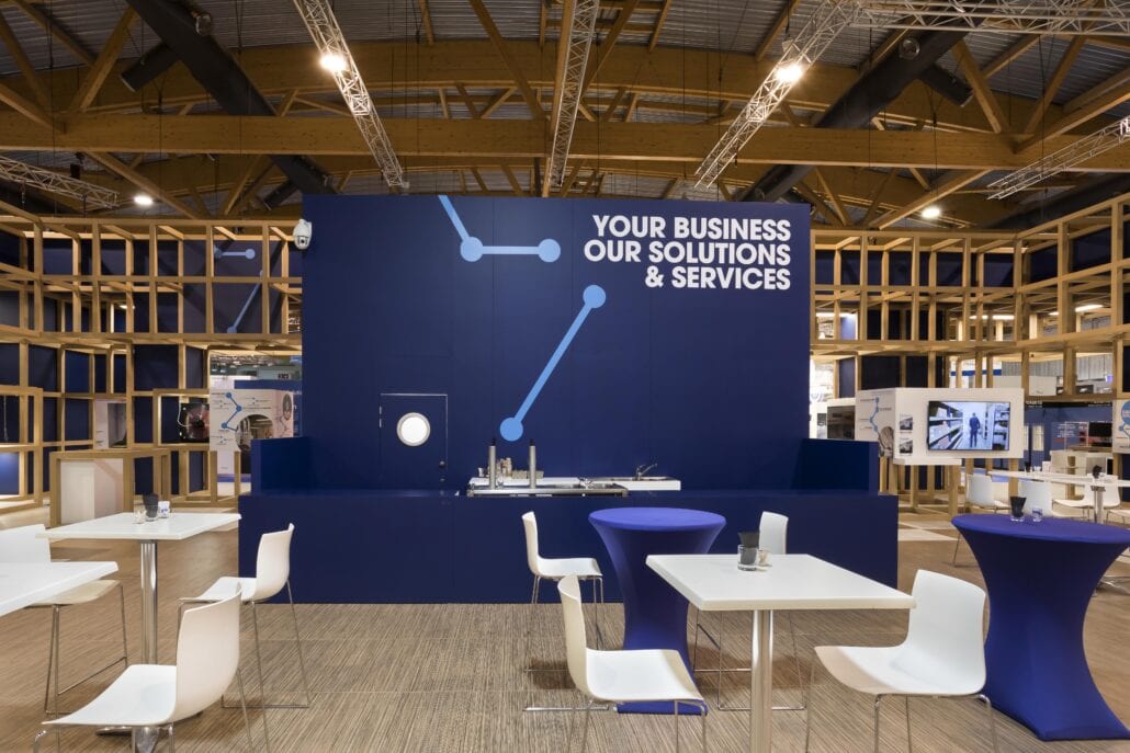 de grote keuken en bar op de centrale beursstand van technologie Brussel