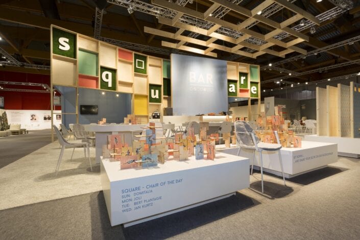 Deze displays werden vervaardigd en gelakt in ons eigen atelier in België, Westmalle. op maat gemaakte displays op de beursstand voor Meubelbeurs Brussel