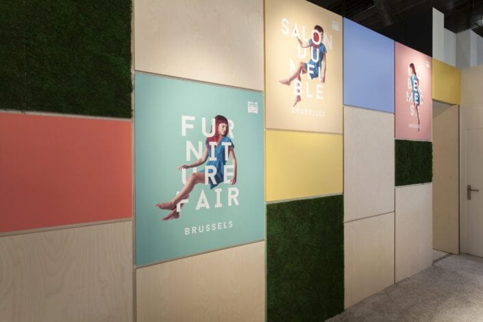Expo Z verzorgt ook uw printwerk rechtstreeks op hout voor gebruik in uw beursstand. kleur en houtvlakken op deze mooie beursstand voor Meubelbeurs Brussel