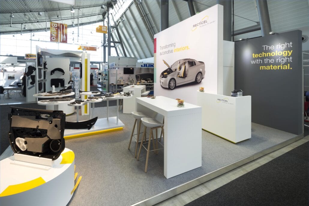 Recticel AIE Stuttgart infobalie op de beursstand voor Recticel