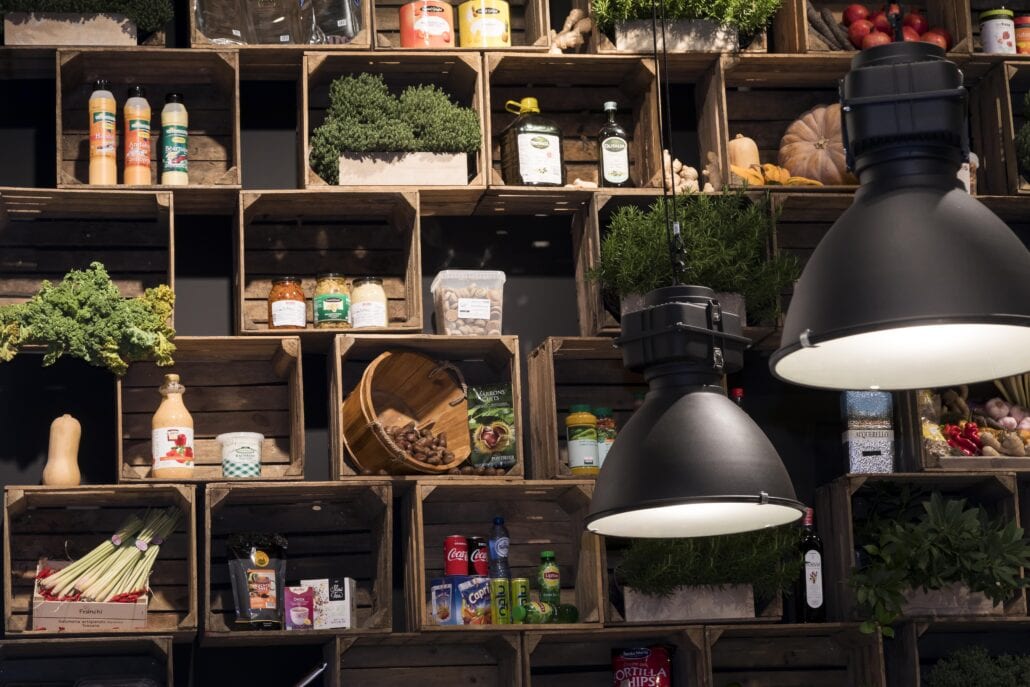 Onze standenbouwers letten op de kleinste details zodat uw beursstand er piekfijn uitziet. detail product presentatie beursstand Sligro Horeca Expo