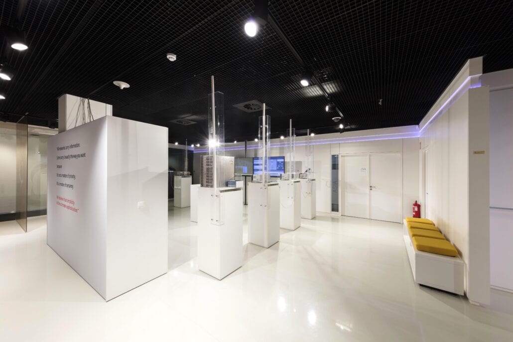 displays interieurbouw showroom OTN Systems