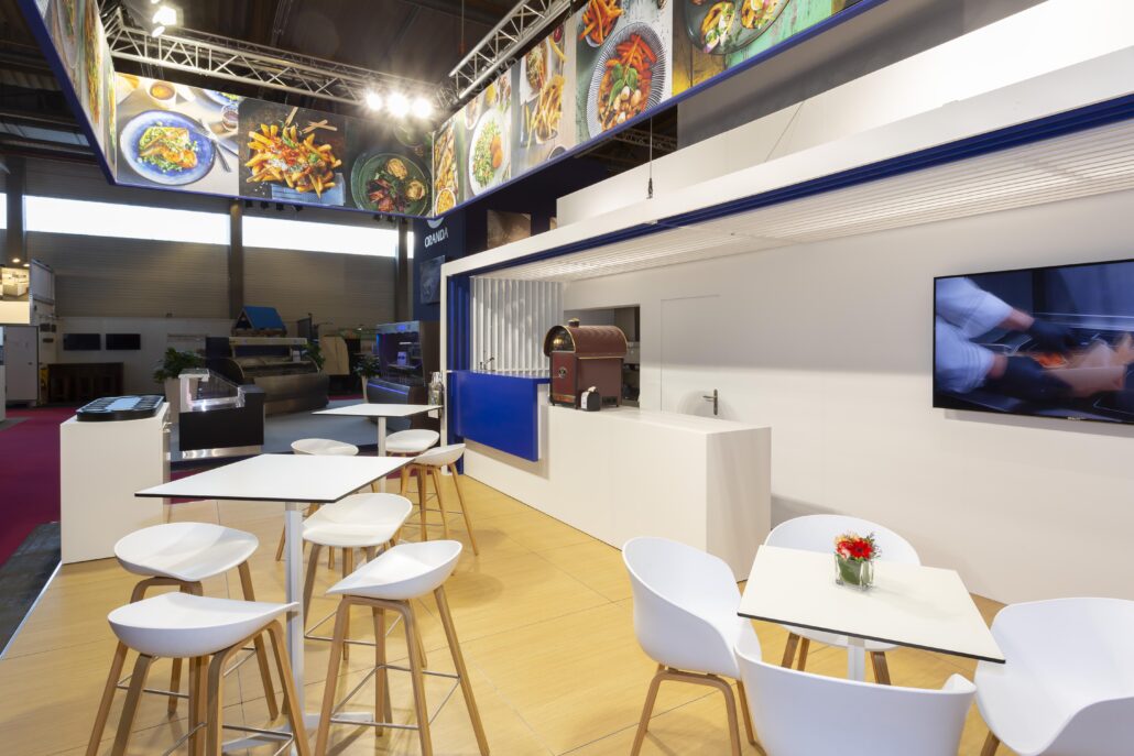 Onze expertise en vakmanschap resulteert in kwalitatieve beursstanden volledig op maat van de klant. Beursstand Aviko op Horeca Expo Gent.